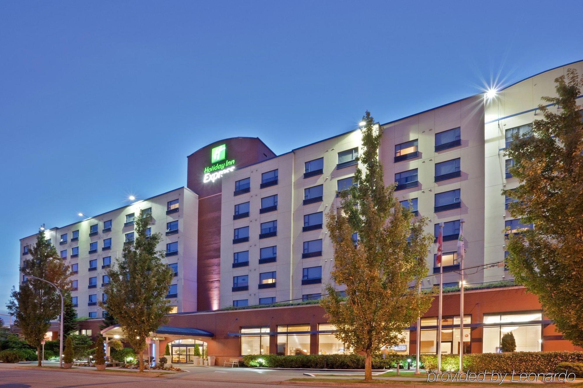 Holiday Inn Express Vancouver Airport-Richmond, An Ihg Hotel Exterior photo