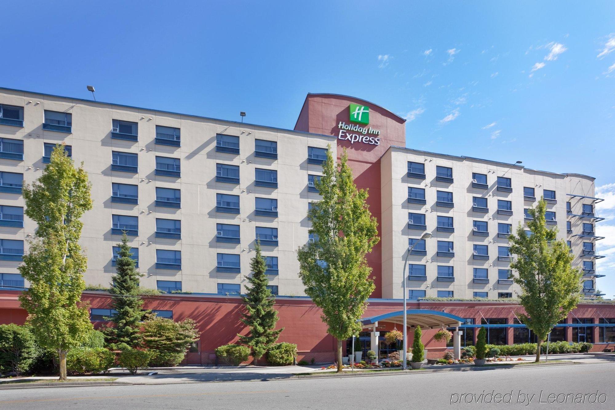 Holiday Inn Express Vancouver Airport-Richmond, An Ihg Hotel Exterior photo